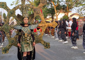 Ratusan Pelajar dan Guru Meriahkan Karnaval Bersih Desa Sukoanyar Wajak