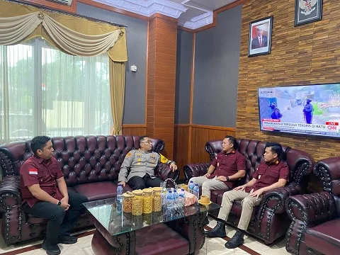 Kepala Kantor Imigrasi Malang, Anggoro Widjanarko, kunjungi Polres Probolinggo Kota pada Kamis, 01 Agustus 2024. Foto/dok. Kantor Imigrasi Malang