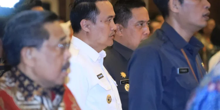 Pj Wali Kota Malang, Iwan Kurniawan saat menghadiri rakor Kesiapan Penyelenggaraan Pilkada 2024. (Foto/Prokopim Setda Kota Malang)