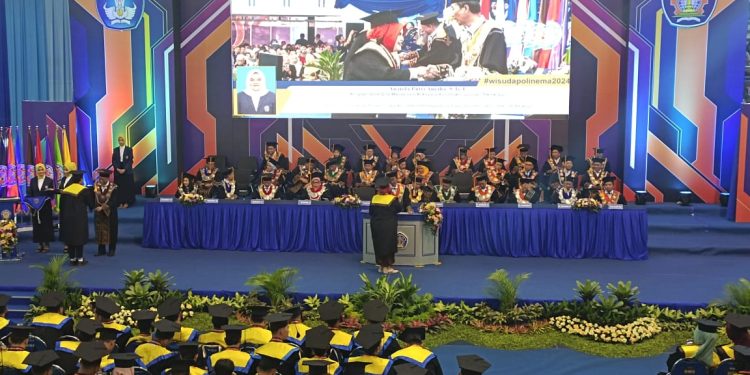 Ratusan wisudawan Polinema jalani prosesi wisuda ke-65. (Foto/M Sholeh)