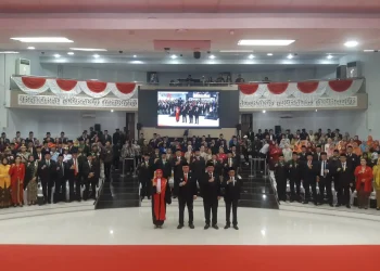 Pj Wali Kota Malang, Iwan Kurniawan dalam Pelantikan 45 anggota DPRD Kota Malang. (Foto/M Sholeh)