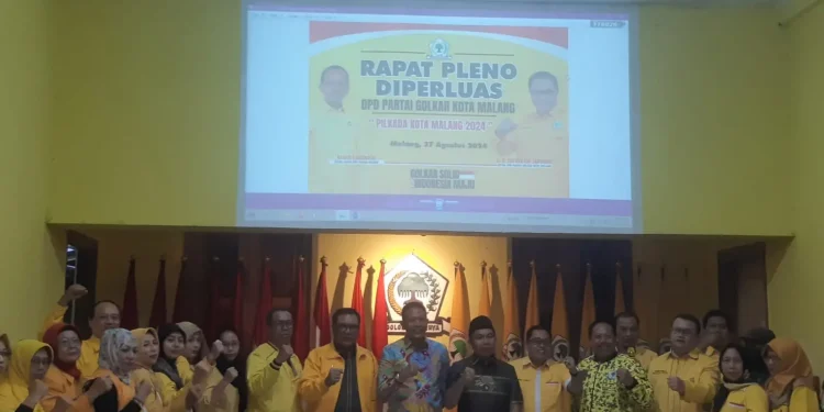 Ketua DPD Partai Golkar Kota Malang, Sofyan Edi Jarwoko saat menerima kehadiran Wahyu-Ali. (Foto/M Sholeh)