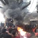 Situasi demo ribuan masa di depan gedung DPRD Kota Malang. (Foto/M Sholeh)