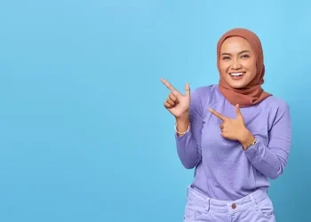 Rekomendasi warna outfit yang cantik dan elegan tetap sopan dengan model yang kekinian ala Hijabers. Foto/Pixabay