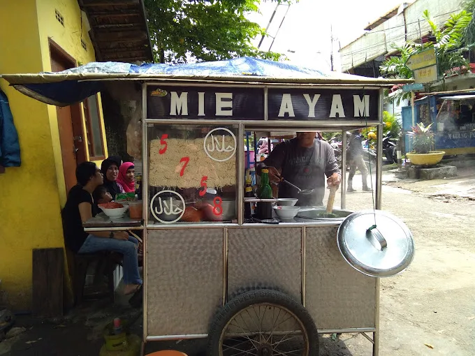 Mie Ayam Jalan Bandung Kota Malang./Foto: Google Review/Nur Fadhilah.
