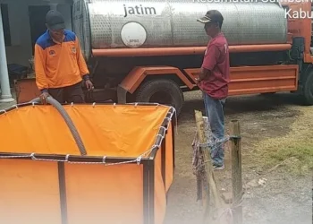 Desa Sumberagung Kabupaten Malang alami kekeringan. BPBD Kabupaten Maang mengirimkan air ke desa tersebut. Foto/Instagram @bpbd_malangkab