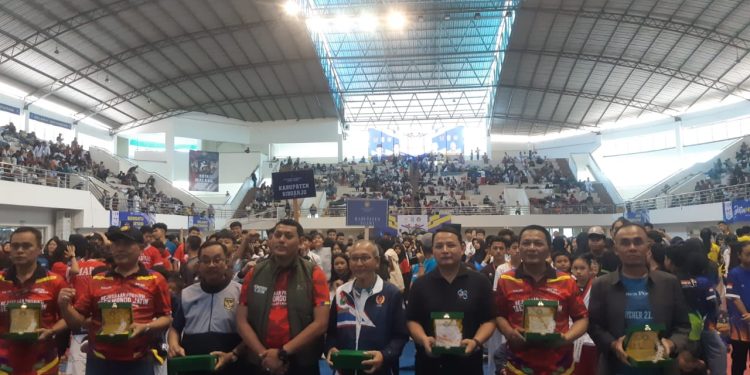 Wakil Ketua Umum Pengurus Taekwondo Indonesia Provinsi Jawa Timur, Hendra Prastiyawan membuka Kejurprov Jatim 2024 di Kota Malang. (Foto/M Sholeh)