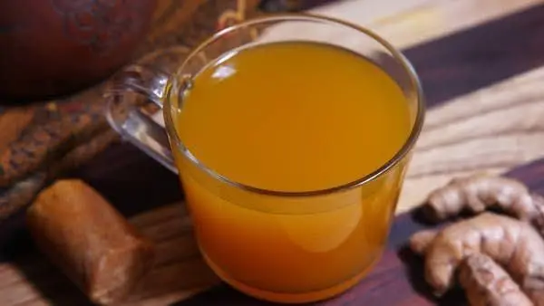 Jamu tradisional cara alami untuk menjaga Kesehatan tubuh dengan bahan bahan herbal. Foto/Pinterest