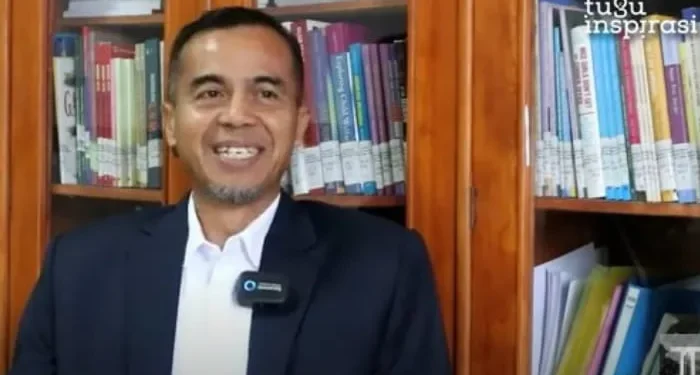 Ketua LPPM UM, Prof. Dr. Markus Diantoro, M.Si berbicara tentang super kapasitor sebagai solusi energi baru di masa depan. /Foto: Tangkapan layar kanal YouTube Tugu Malang ID.