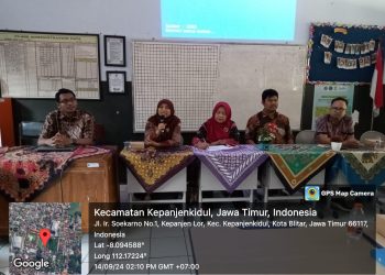 Tim Dosen UM menggelar program Asistensi Pembuatan Media Pembelajaran Micro Learning bagi guru SD Laboratorium UM Kota Blitar untuk menciptakan pembelajaran berbasis digital yang kreatif dan inovatif. /Foto: dok. Tim Dosen UM