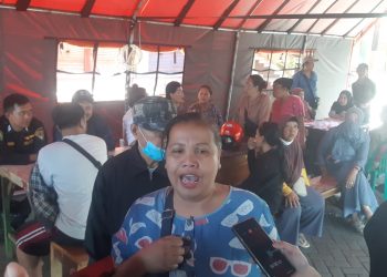 Rahmawati, salah satu pedagang korban kebakaran Pasar Comboran, Kota Malang. (Foto/M Sholeh)