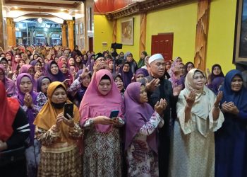 Animo emak emak di acara Majelis Cinta Umat. (Foto/dok.)