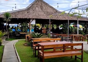 Tempat makan yang paling ramai didatangi pengunjung dekat Stadion Kanjuruhan. Foto/tangkap layar