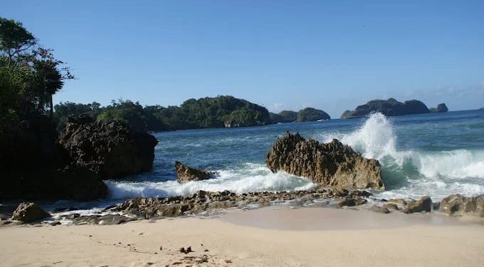 Pantai Watu Pecah