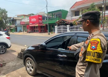 Pencuri modus pecah kaca mobil