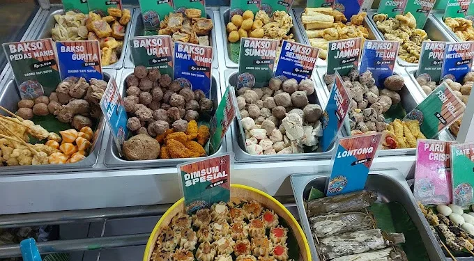 Rekomendasi bakso di Kota Batu yang terkenal enak dan wajib untuk disinggahi. /Foto: Google Review Bakso De Stadion Kota Batu/Stefanie Belinda