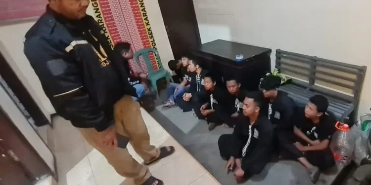 Dikeroyok