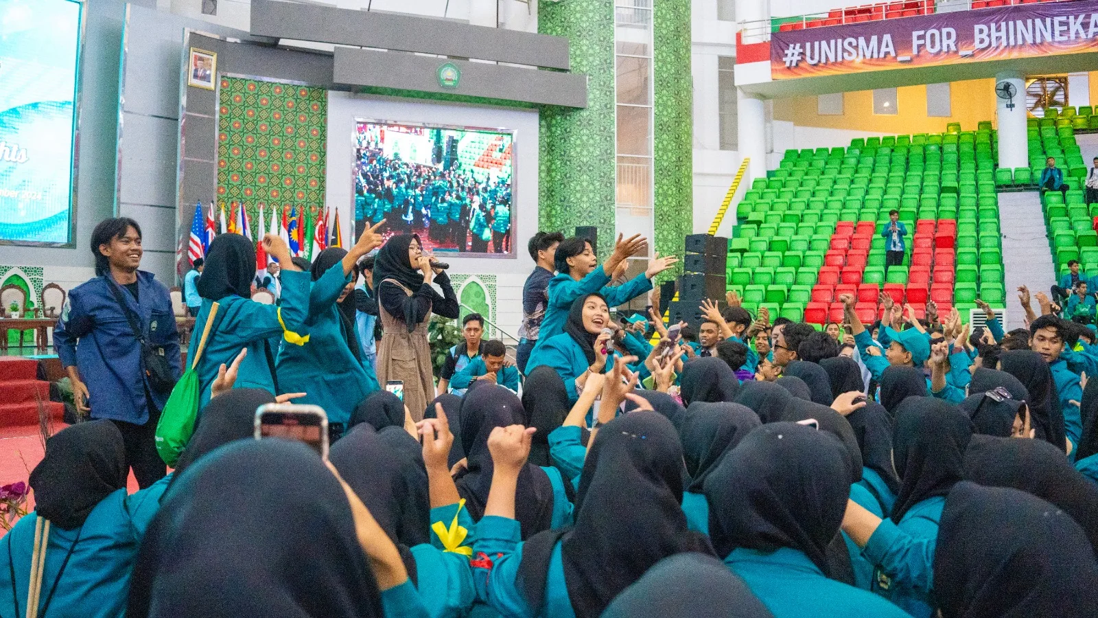 Oshika Maba Unisma