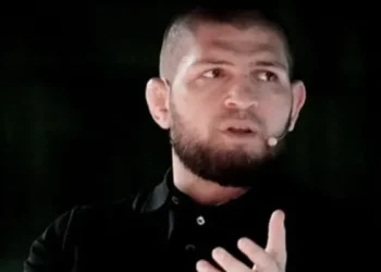 Juara UFC Khabib Nurmagomedov Berbagi Pengalaman di Bincang Kahforward, Berikan Pesan Penting Pada Anak Muda