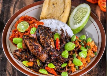Rekomendasi berbagai variasi kuliner di Malang untuk para pecinta makanan pedas. Foto/Instagram segosambelcakuut