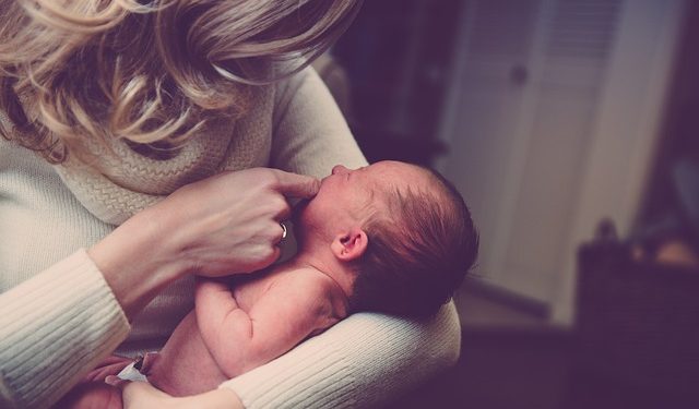 Penyebab ibu terkena baby blues pasca melahirkan bayi mereka. Foto/Pixabay
