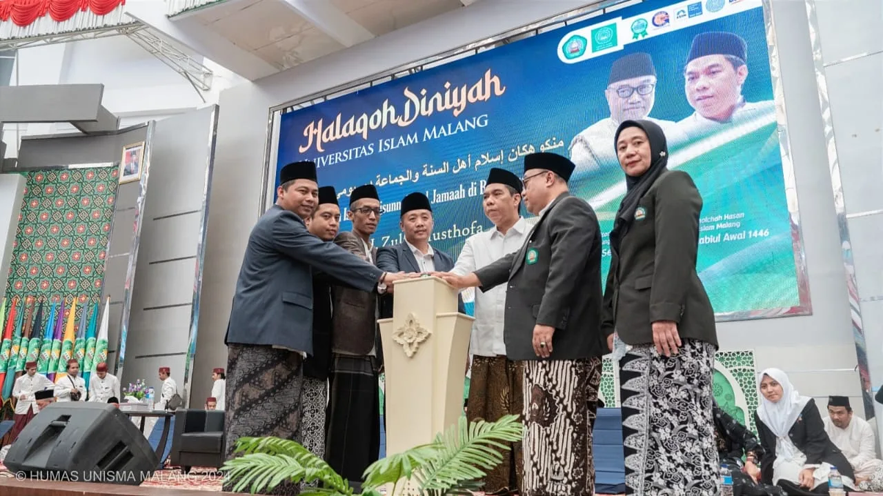 Rektor Unisma, Prof. Junaidi bersama jajaran resmi membuka kegiatan Halaqoh Diniyah di Gedung Bundar Unisma. Foto: Unisma