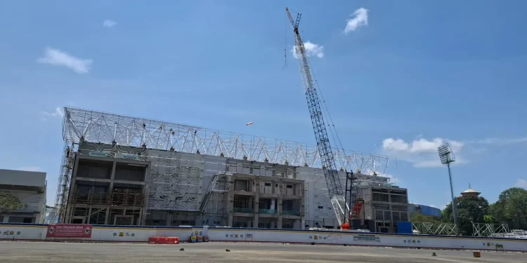 Renovasi Stadion Kanjuruhan saat ini masih berlangsung. Foto: Aisyah Nawangsari Putri