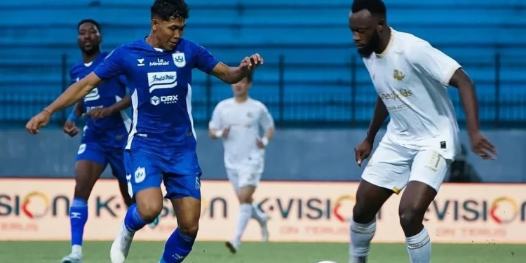 Arema FC berhasil mengalahkan PSIS Semarang dengan skor 2-1 dalam laga pekan ke-7 BRI Liga 1 2024/2025. /Foto: Tangkapan layar Instagram @aremafcofficial.