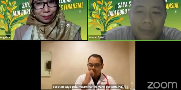 Workshop pengenalan empati pada media ajar di sekolah oleh Pelatih dari Yayasan Guru Belajar. Foto/Dok.