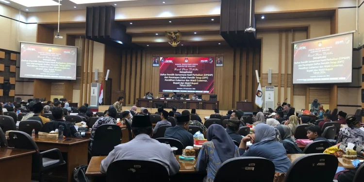 Rapat pleno penetapan DPT Kabupaten Malang. Foto: Aisyah Nawangsari Putri