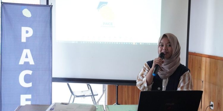 Mahasiswa Universitas Negeri Malang, Eka Putri Surya kembangkan strategi digital yang memberi dampak positif kepada masyarakat./Foto: dok. UM