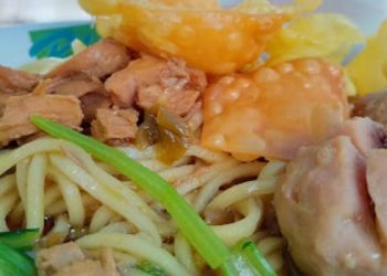 Rekomendasi warung mie ayam di Kota Malang yang wajib dicoba karena terkenal enak dan murah./Foto: Google Review Mie Ayam Pak No.