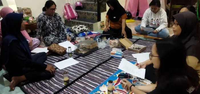 Proses pemahaman dan bedah naskah. (Foto: Swara Pertiwi)