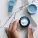Ilustrasi skincare etiket biru berbahaya yang marak beredar. Foto: Freepik