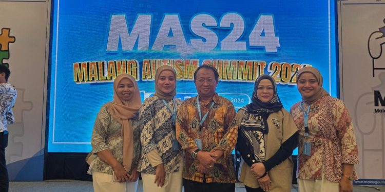 Malang Autism Summit 2024 sukses digelar, CEO of Penawar Group, Dr. Mohd Adnan Sulaiman beri apresiasi atas kerja keras panitia dan mitra kolaborasi /Foto: dok. Panitia MAS 24.