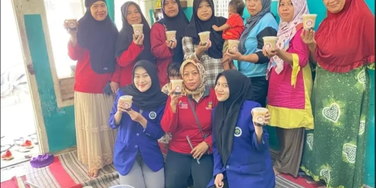 Dukung kemandirian ekonomi masyarakat, Fakultas Psikologi UM gelar kegiatan psikoedukasi dan pelatihan./Foto: Dok. Fakultas Psikologi UM.