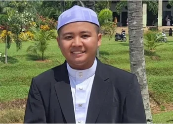 Kisah mahasiswa Unisma, Viqqi Razaqtana terinspirasi dari sang abah dan menuai banyak prestasi di bidang dakwah. /Foto: dok.Pribadi for Tugumalang.id