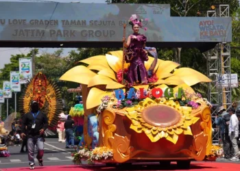 Keseruan Batu Art Flower Carnival 2024. Foto: Diskominfo Kota Batu