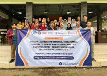 Polinema menggelar program INOVOKASI untuk meningkatkan produksi keju dan diversifikasi produk bersama pelaku UMKM /Foto: Dok. Polinema