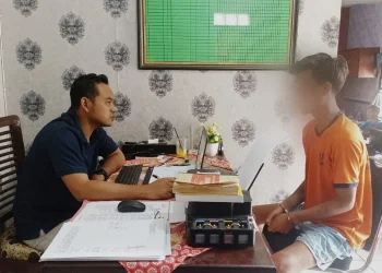 Tersangka Zainal saat diperiksa di Polsek Tumpang. Foto: Polres Malang
