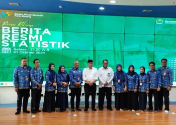Pj Wali Kota Malang, Iwan Kurniawan, memastikan angka inflasi Kota Malang terkendali. (Foto/M Sholeh)
