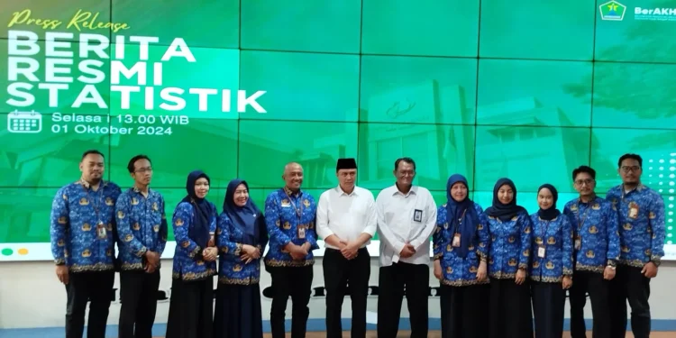 Pj Wali Kota Malang, Iwan Kurniawan, memastikan angka inflasi Kota Malang terkendali. (Foto/M Sholeh)