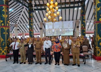 Foto bersama usai pembukaan Sosialisasi Permendagri nomor 7 tahun 2024. Foto: Aisyah Nawangsari Putri