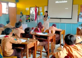 Dalam rangka pengabdian masyarakat, Fakultas Psikologi UM beri edukasi seksualitas dan self love lewat program Lanscape Self Love memanfaatkan media e-comic. /Foto: Dok. Fakultas Psikologi UM