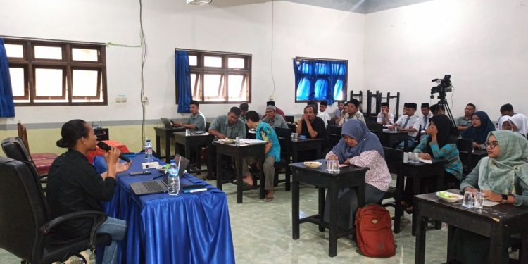 Workshop literasi di SMK Al-Khozini Gondanglegi. Foto/dok