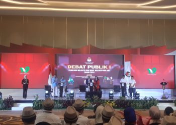 Ketiga paslon menyampaikan visi misinya dalam debat publik perdana Pilkada Kota Malang. (Foto/M Sholeh)