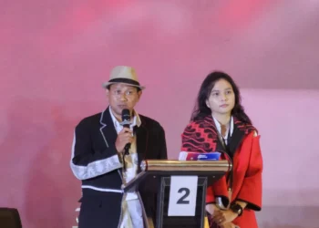 Heri Cahyono (Sam HC) didampingi Ganis Rumpoko dalam debat publik Pilkada Kota Malang. (Foto/M Sholeh)
