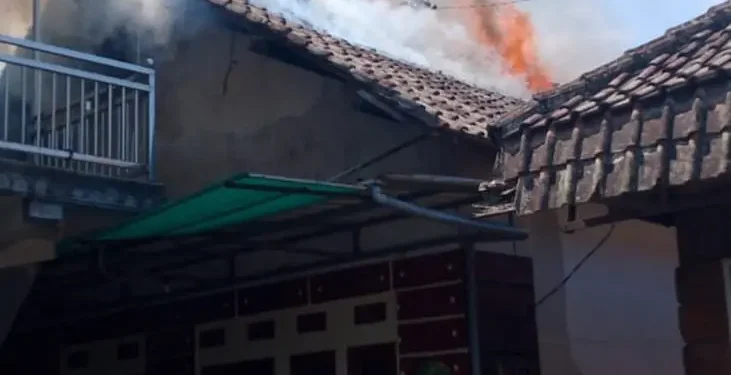 terbakar