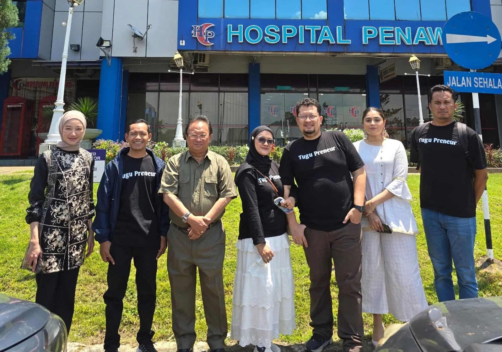 Foto bersama CEO Penawar Hospital
