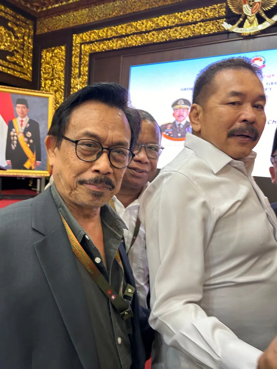 Rektor UIN Malang, Prof. Dr. H.M. Zainuddin, M.A berpose bersama Jaksa Agung RI, ST Burhanuddin dalam acara Executive Course di Kemenhan RI./Foto: dok.UIN Malang.